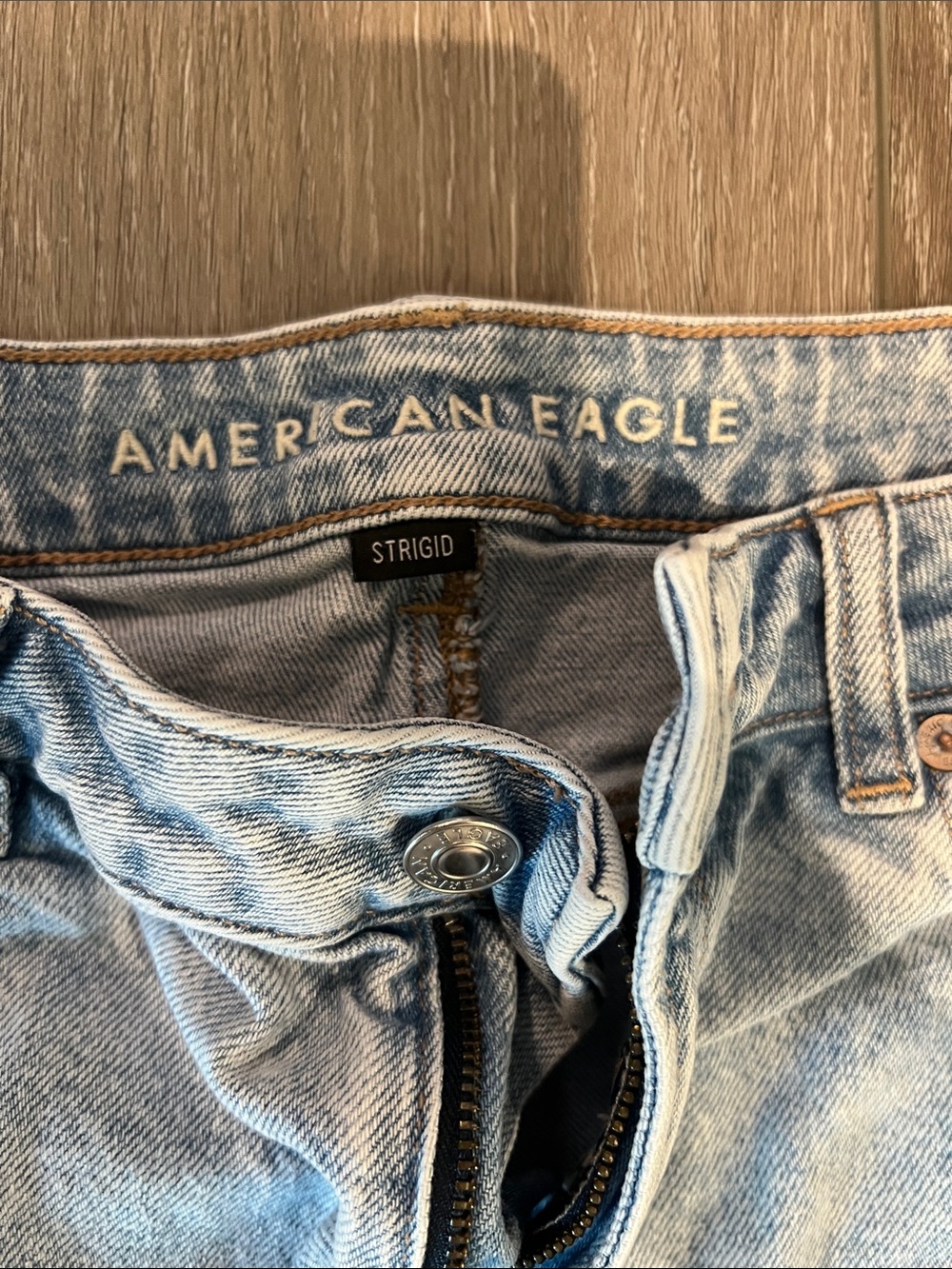 American Eagle Outfitters Mom Jeans - Picture 2 of 5